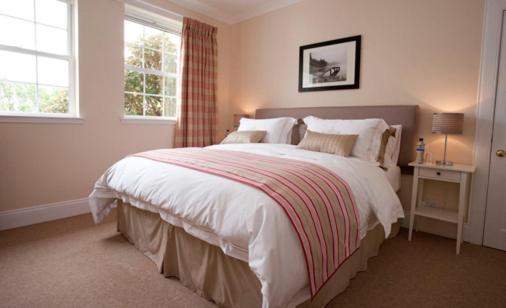 Skerrols House Guest House Bridgend  Bagian luar foto